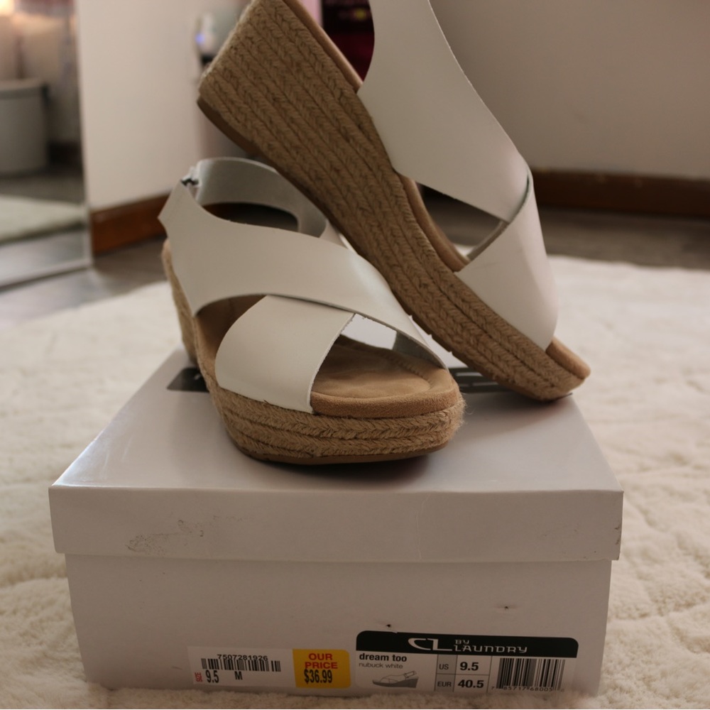 Size 9.5 white sandals Chinese Laundry